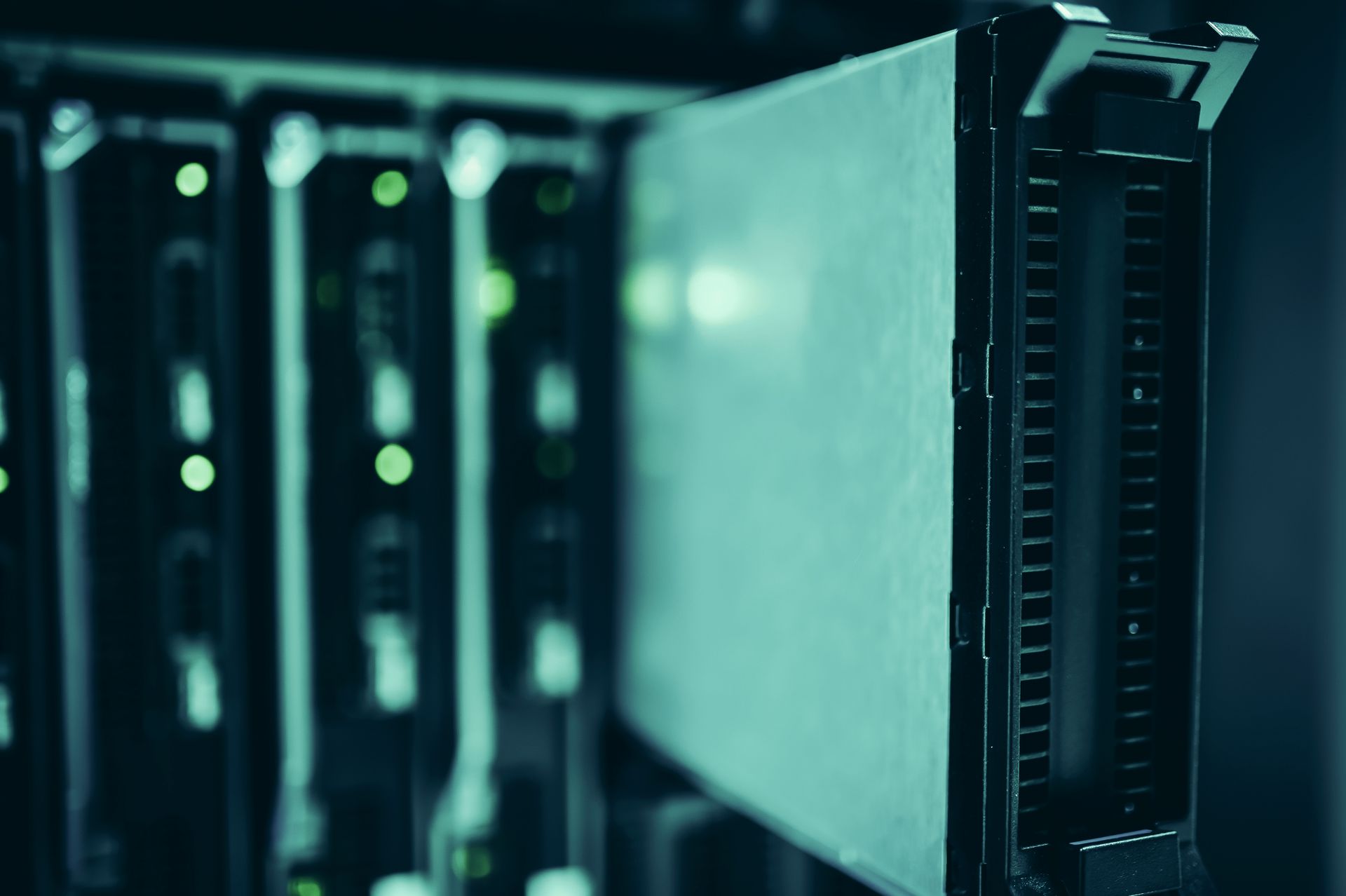 Backup-ul firmei: ce salvezi, unde și cum verifici că funcționează
